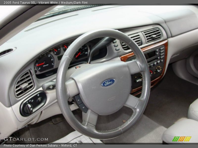 Vibrant White / Medium/Dark Flint 2005 Ford Taurus SEL