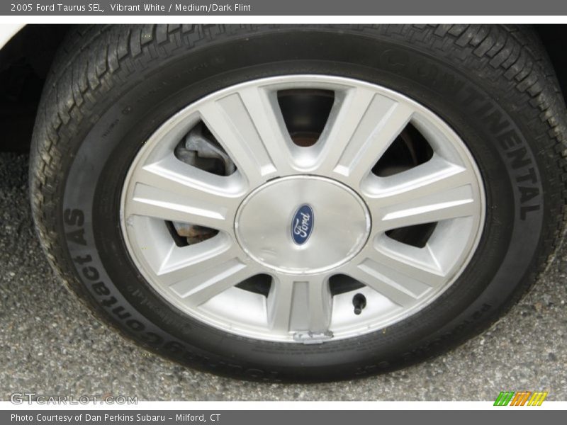 Vibrant White / Medium/Dark Flint 2005 Ford Taurus SEL