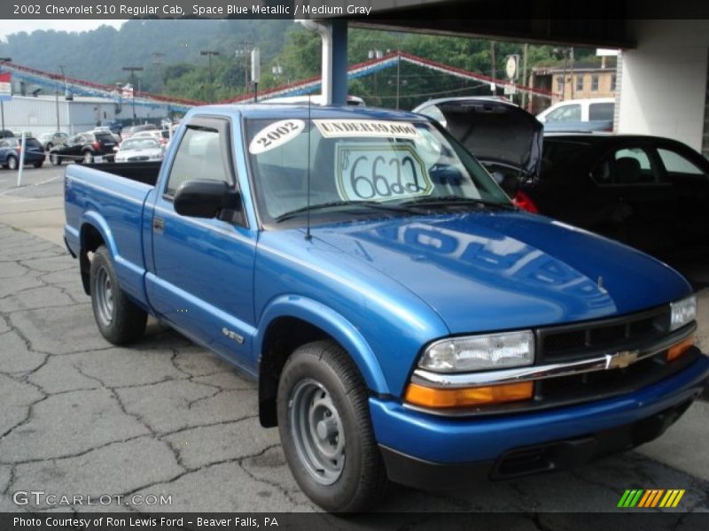 Space Blue Metallic / Medium Gray 2002 Chevrolet S10 Regular Cab