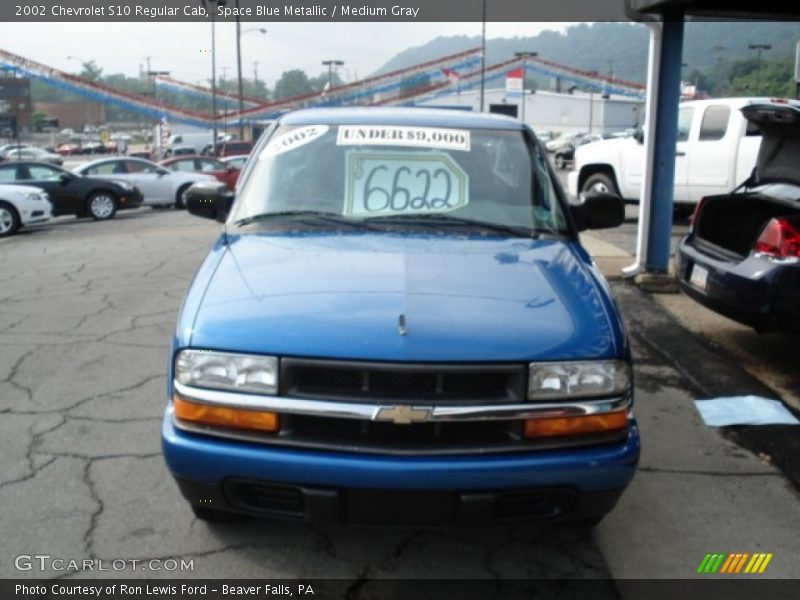 Space Blue Metallic / Medium Gray 2002 Chevrolet S10 Regular Cab