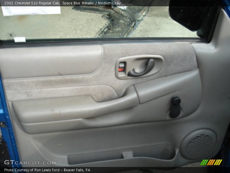 Space Blue Metallic / Medium Gray 2002 Chevrolet S10 Regular Cab