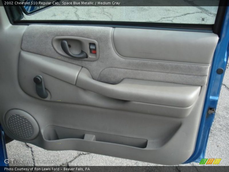 Space Blue Metallic / Medium Gray 2002 Chevrolet S10 Regular Cab
