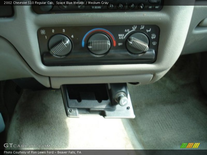 Space Blue Metallic / Medium Gray 2002 Chevrolet S10 Regular Cab