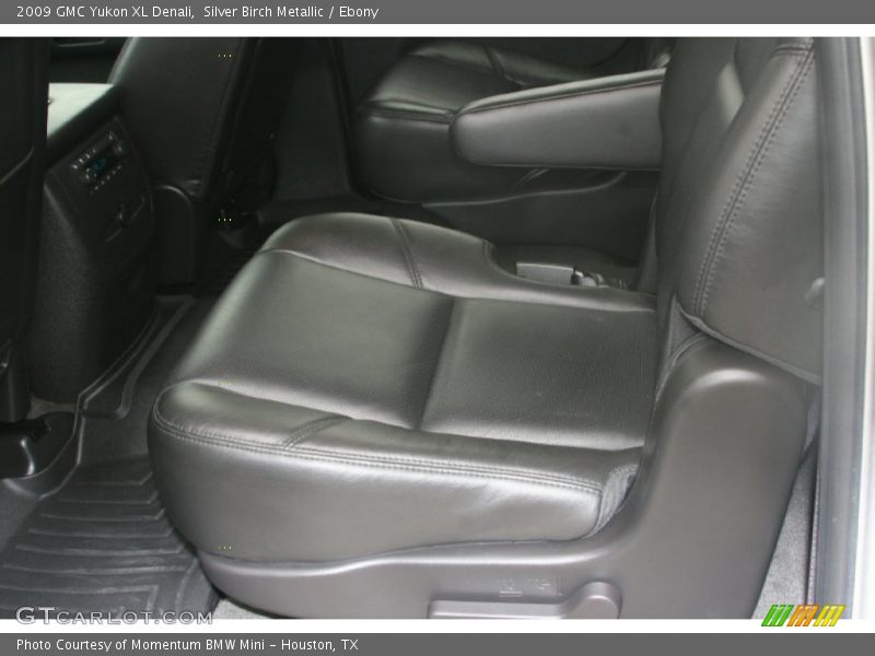 Silver Birch Metallic / Ebony 2009 GMC Yukon XL Denali