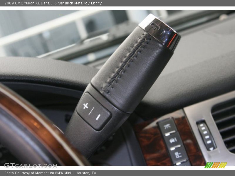 Silver Birch Metallic / Ebony 2009 GMC Yukon XL Denali