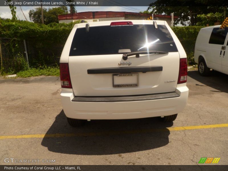 Stone White / Khaki 2005 Jeep Grand Cherokee Laredo