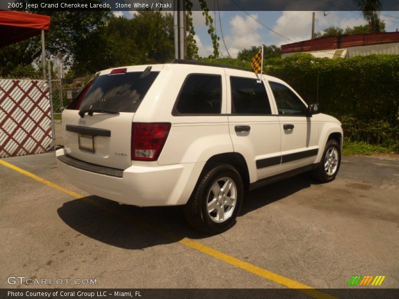 Stone White / Khaki 2005 Jeep Grand Cherokee Laredo