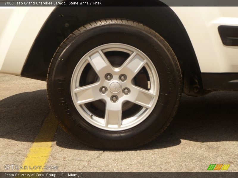 Stone White / Khaki 2005 Jeep Grand Cherokee Laredo