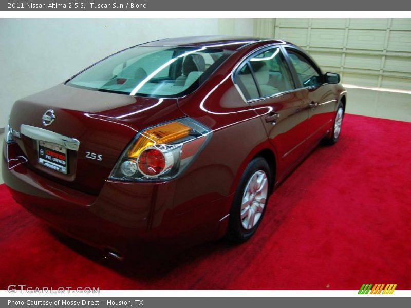 Tuscan Sun / Blond 2011 Nissan Altima 2.5 S