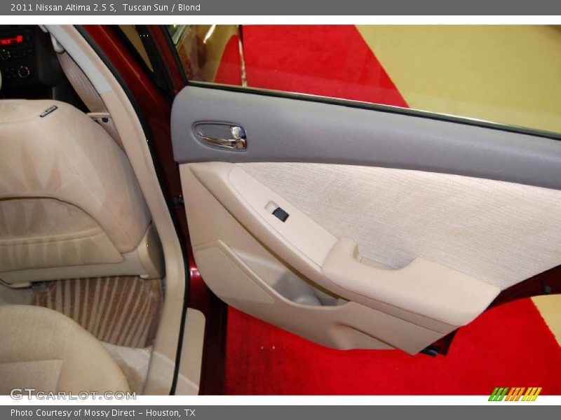 Tuscan Sun / Blond 2011 Nissan Altima 2.5 S