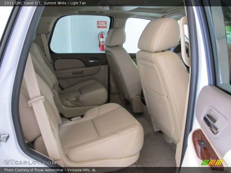 Summit White / Light Tan 2011 GMC Yukon SLT