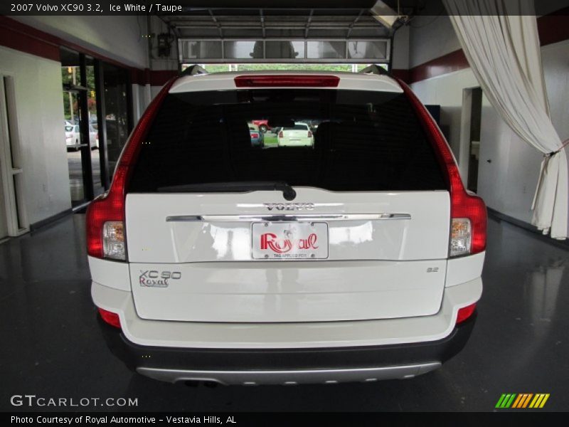 Ice White / Taupe 2007 Volvo XC90 3.2