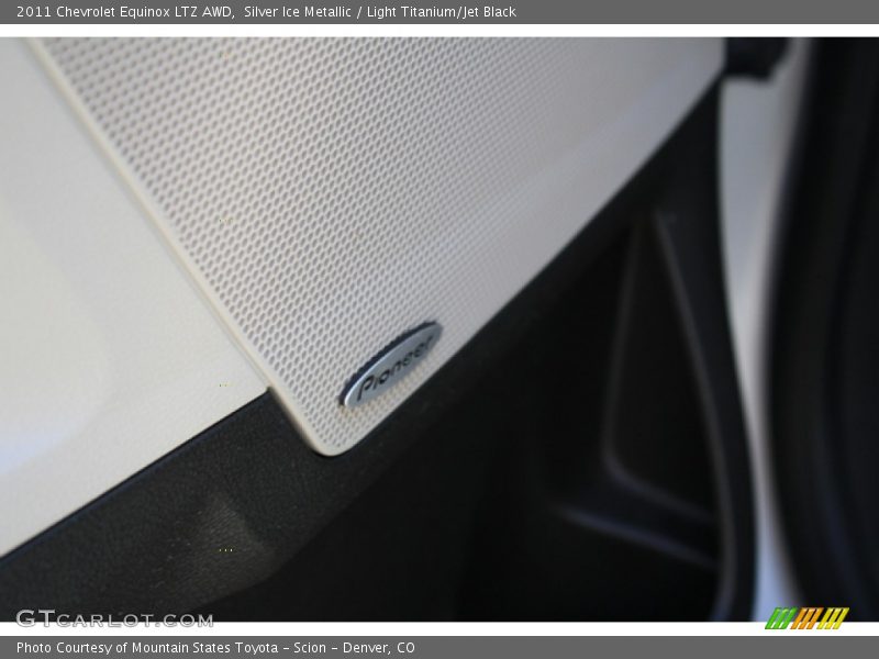 Silver Ice Metallic / Light Titanium/Jet Black 2011 Chevrolet Equinox LTZ AWD