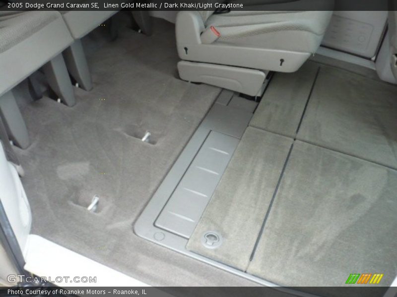 Linen Gold Metallic / Dark Khaki/Light Graystone 2005 Dodge Grand Caravan SE