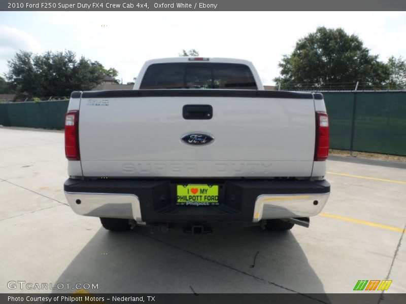 Oxford White / Ebony 2010 Ford F250 Super Duty FX4 Crew Cab 4x4