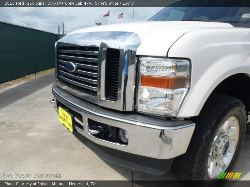 Oxford White / Ebony 2010 Ford F250 Super Duty FX4 Crew Cab 4x4