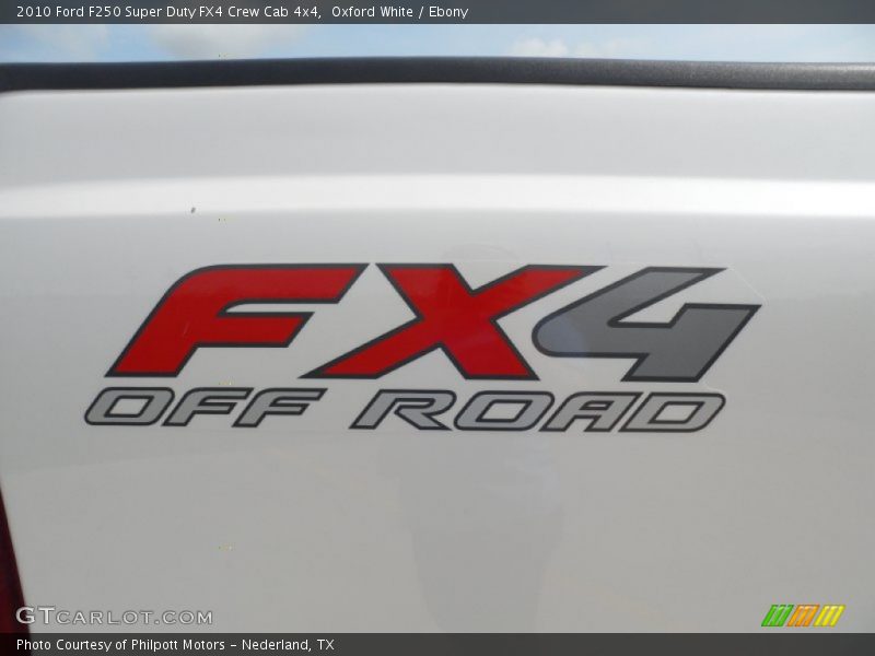 Oxford White / Ebony 2010 Ford F250 Super Duty FX4 Crew Cab 4x4
