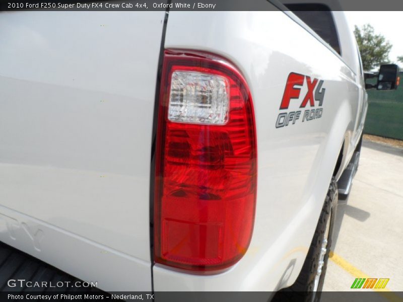 Oxford White / Ebony 2010 Ford F250 Super Duty FX4 Crew Cab 4x4