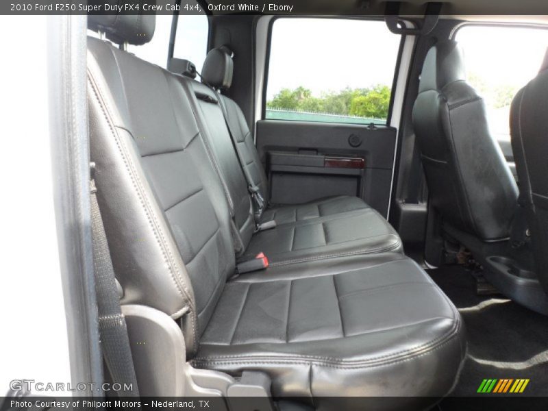 Oxford White / Ebony 2010 Ford F250 Super Duty FX4 Crew Cab 4x4