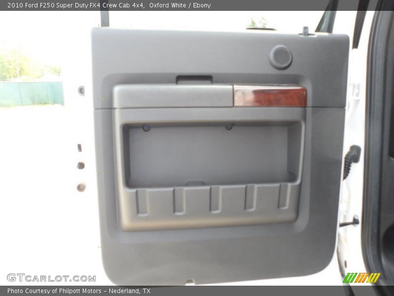 Oxford White / Ebony 2010 Ford F250 Super Duty FX4 Crew Cab 4x4