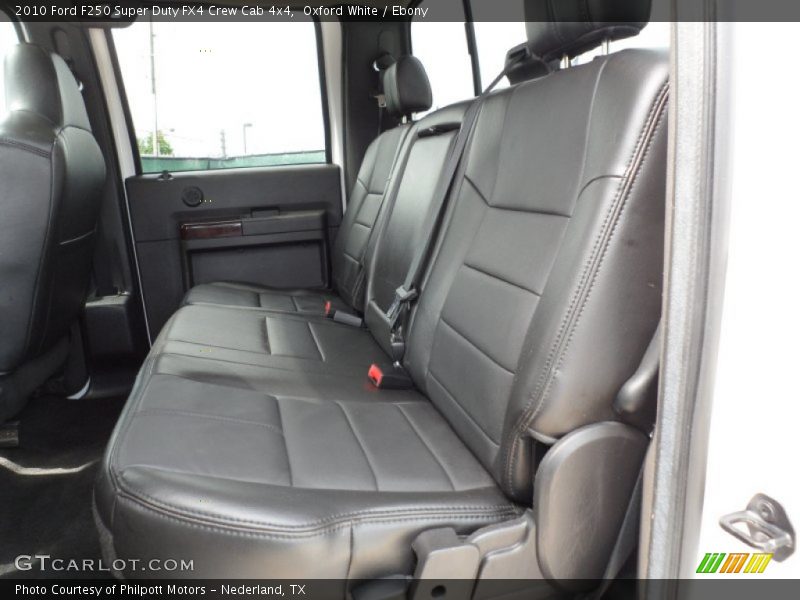 Oxford White / Ebony 2010 Ford F250 Super Duty FX4 Crew Cab 4x4
