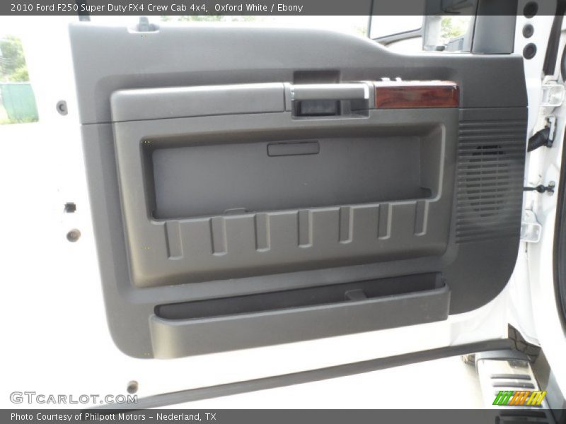Oxford White / Ebony 2010 Ford F250 Super Duty FX4 Crew Cab 4x4