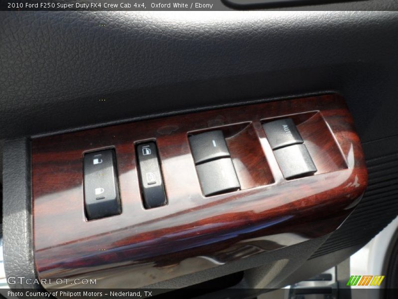 Oxford White / Ebony 2010 Ford F250 Super Duty FX4 Crew Cab 4x4