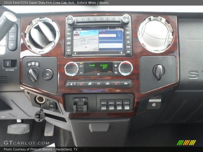 Oxford White / Ebony 2010 Ford F250 Super Duty FX4 Crew Cab 4x4