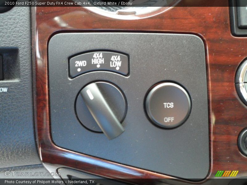 Oxford White / Ebony 2010 Ford F250 Super Duty FX4 Crew Cab 4x4