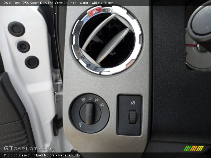 Oxford White / Ebony 2010 Ford F250 Super Duty FX4 Crew Cab 4x4