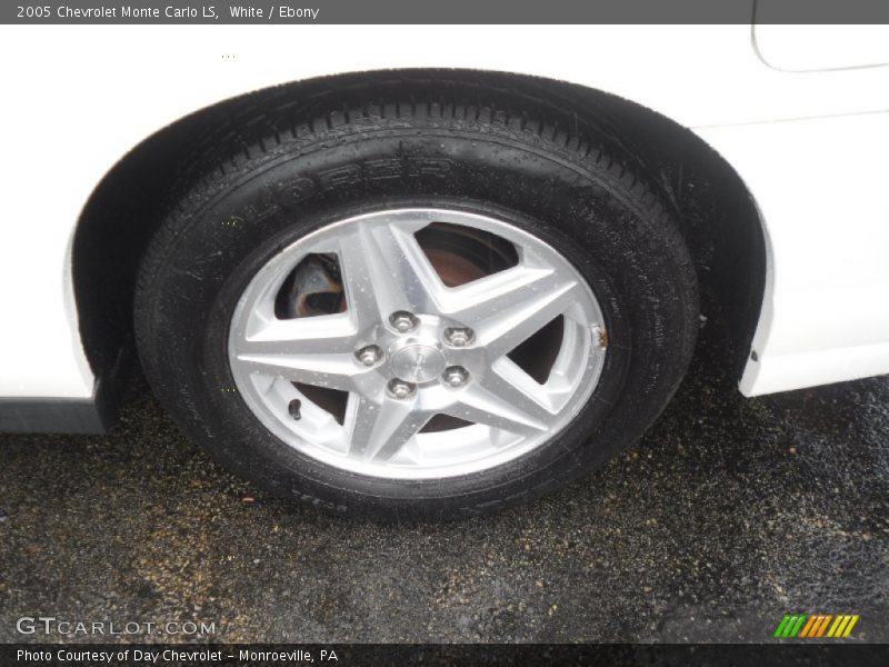 White / Ebony 2005 Chevrolet Monte Carlo LS