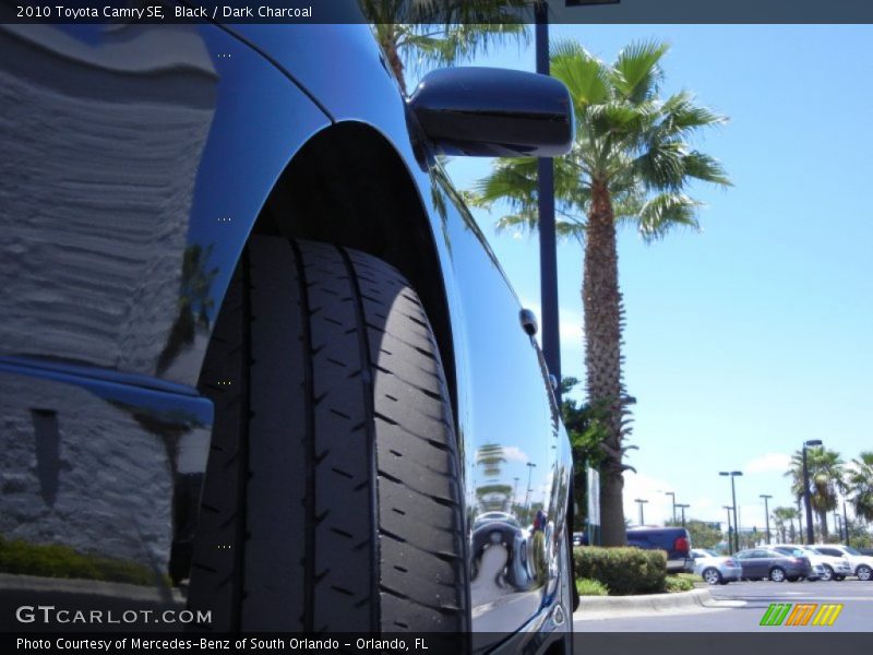 Black / Dark Charcoal 2010 Toyota Camry SE