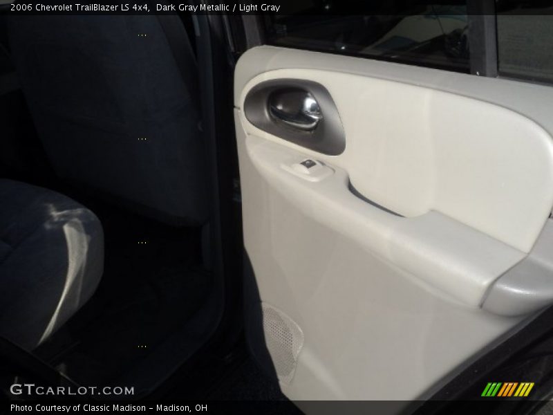 Dark Gray Metallic / Light Gray 2006 Chevrolet TrailBlazer LS 4x4