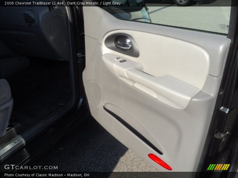 Dark Gray Metallic / Light Gray 2006 Chevrolet TrailBlazer LS 4x4