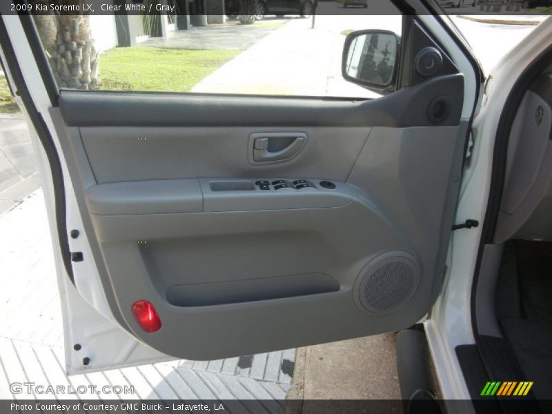 Clear White / Gray 2009 Kia Sorento LX