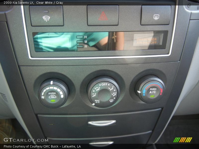 Clear White / Gray 2009 Kia Sorento LX