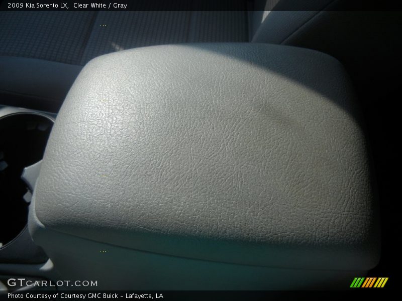 Clear White / Gray 2009 Kia Sorento LX