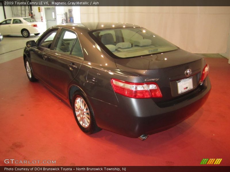 Magnetic Gray Metallic / Ash 2009 Toyota Camry LE V6