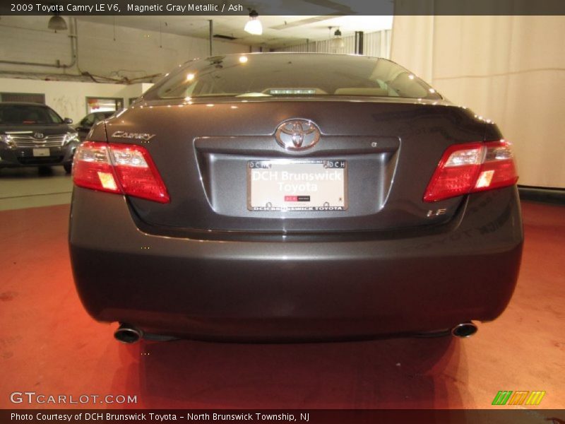 Magnetic Gray Metallic / Ash 2009 Toyota Camry LE V6