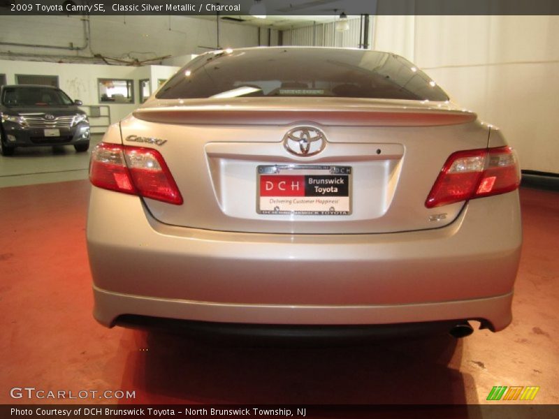 Classic Silver Metallic / Charcoal 2009 Toyota Camry SE