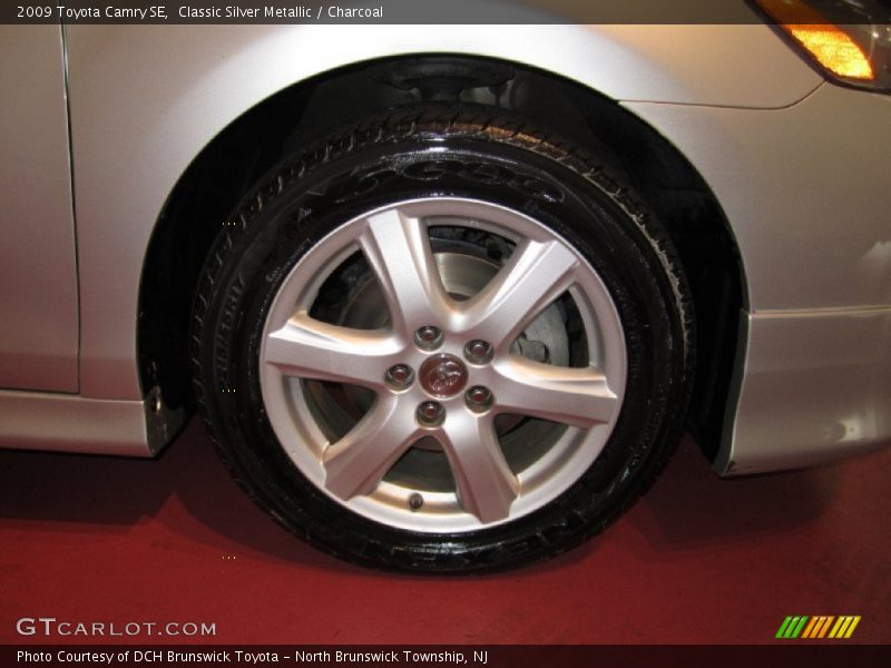 Classic Silver Metallic / Charcoal 2009 Toyota Camry SE