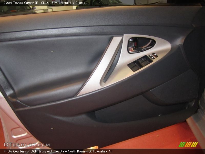 Classic Silver Metallic / Charcoal 2009 Toyota Camry SE