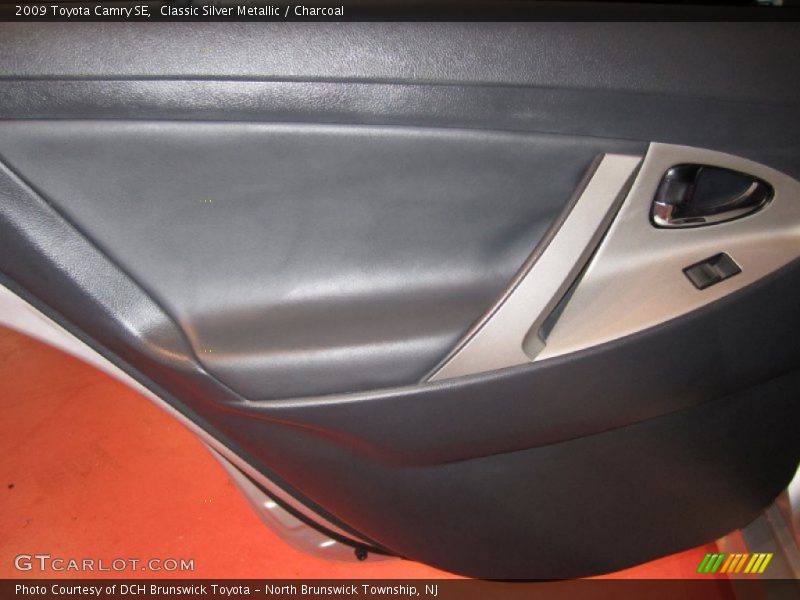 Classic Silver Metallic / Charcoal 2009 Toyota Camry SE