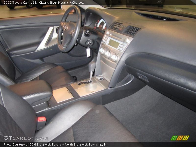 Classic Silver Metallic / Charcoal 2009 Toyota Camry SE