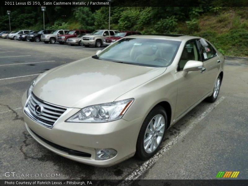 Front 3/4 View of 2011 ES 350