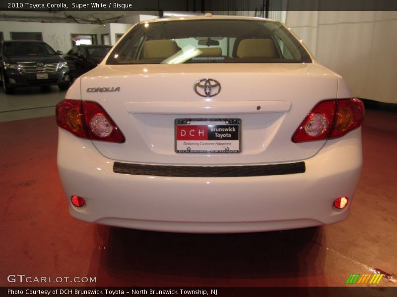 Super White / Bisque 2010 Toyota Corolla