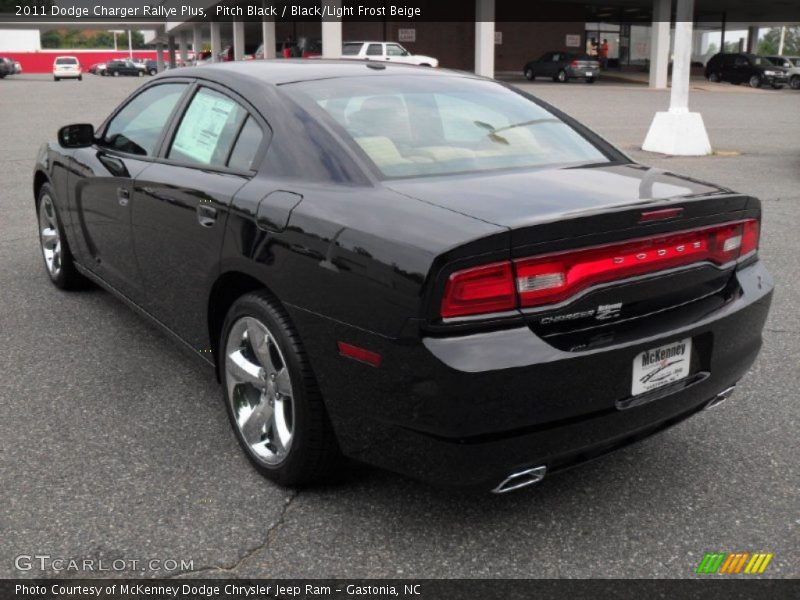 Pitch Black / Black/Light Frost Beige 2011 Dodge Charger Rallye Plus