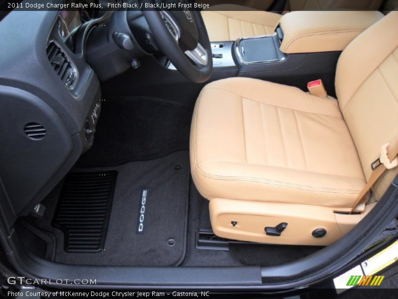 Pitch Black / Black/Light Frost Beige 2011 Dodge Charger Rallye Plus