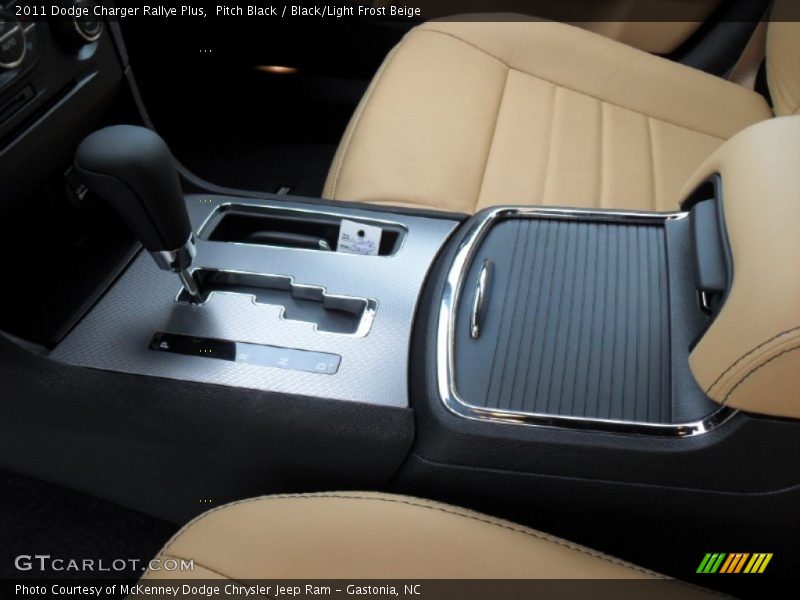 Pitch Black / Black/Light Frost Beige 2011 Dodge Charger Rallye Plus