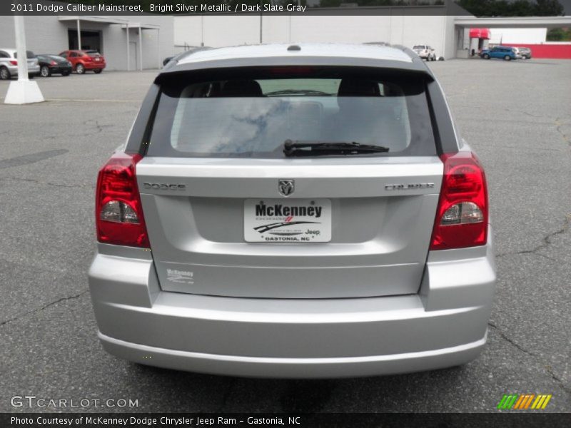 Bright Silver Metallic / Dark Slate Gray 2011 Dodge Caliber Mainstreet